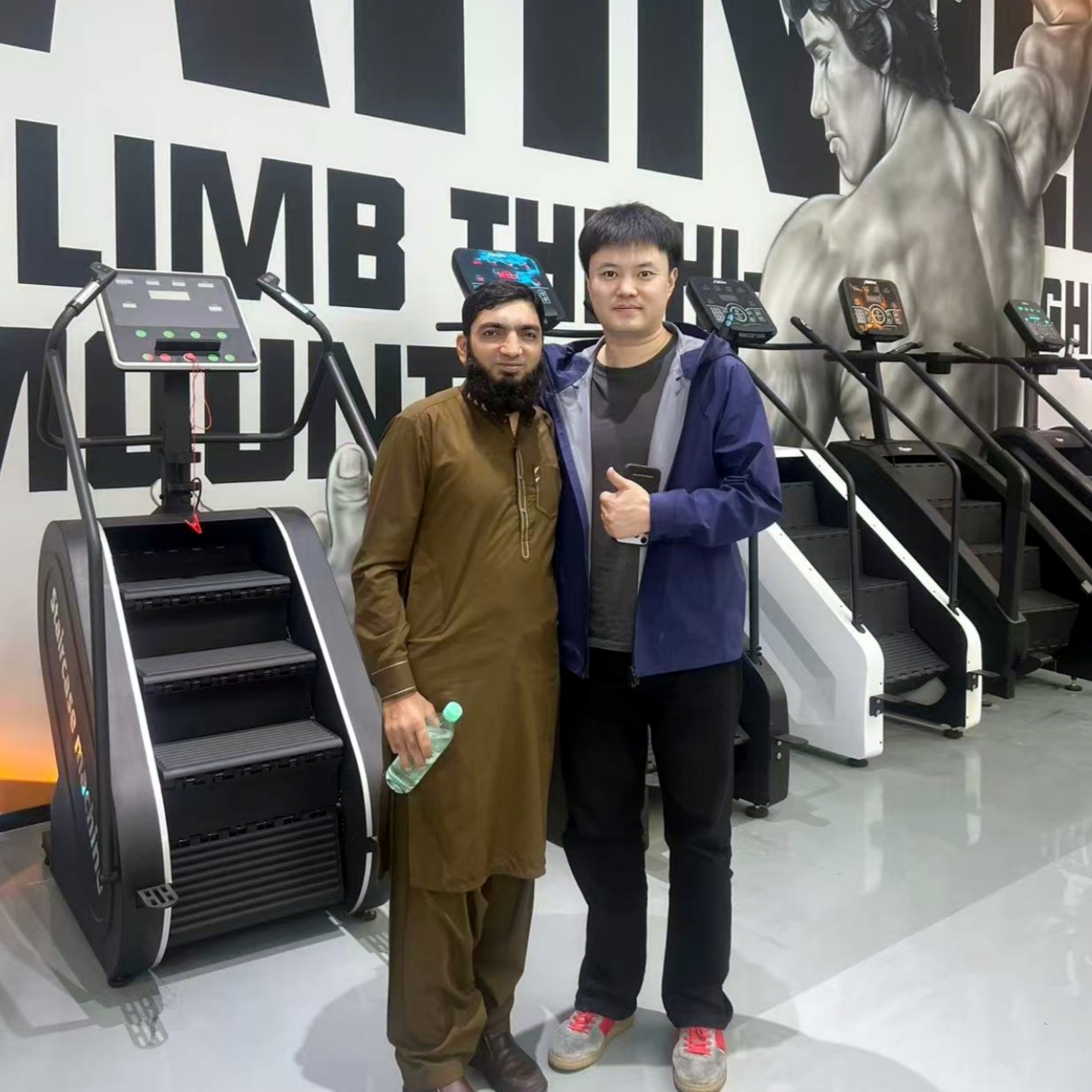 yingruis Fitness Equipment Technology Co., Ltd. täitis edukalt Pakistani klientidele mõeldud 30 kõvera jooksulindi tellimuse